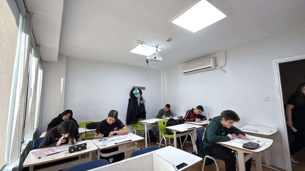 Boğaziçi Akademi Beşiktaş — derslik ve çalışma ortamı